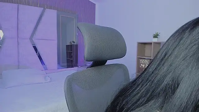 BellaaStorm online show from October 2, 2:20 pm