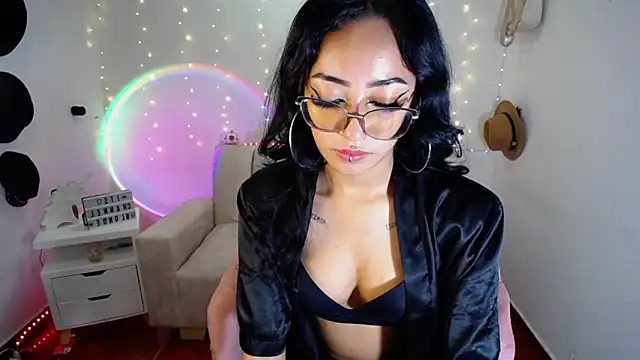 Snapshot of victoria_ricci_a chatting on March 16, 3:04 am victoria ricci a online show from March 16, 3:04 am