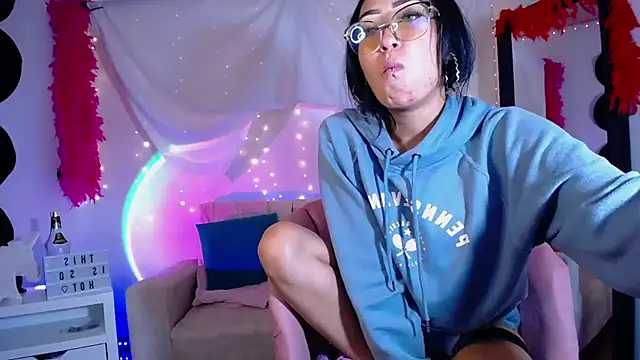 Snapshot of victoria_ricci_a chatting on March 18, 6:50 am victoria ricci a online show from March 18, 6:50 am