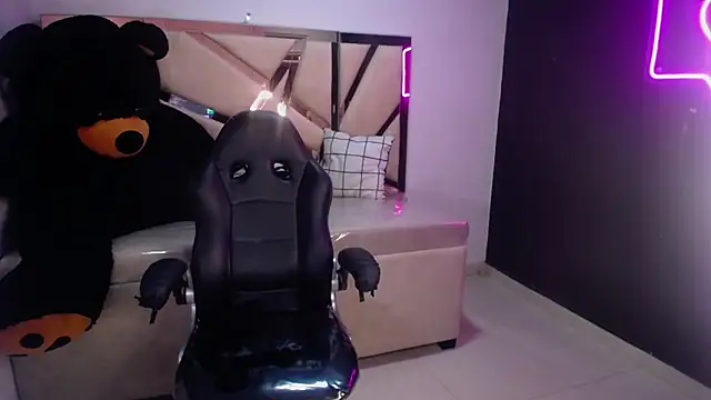 Snapshot of victoria_ricci_a chatting on March 15, 4:43 pm victoria ricci a online show from March 15, 4:43 pm