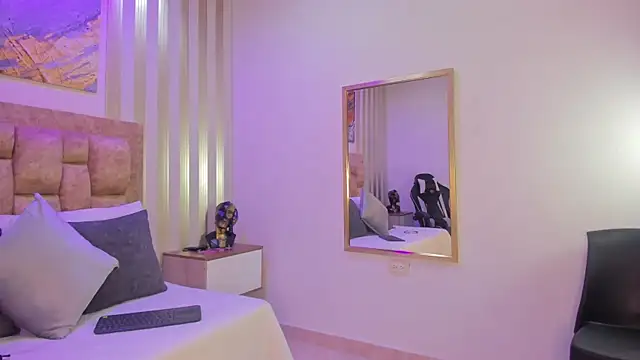 Snapshot of avis_lara chatting on September 20, 7:08 pm avis lara online show from September 20, 7:08 pm