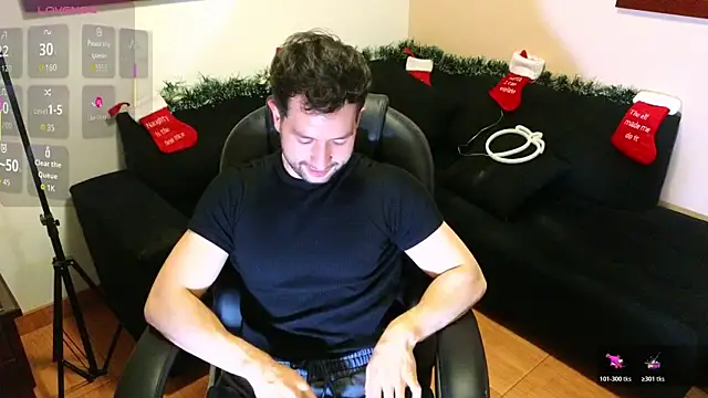 Snapshot of hairyncuteass chatting on November 16, 1:32 am hairyncuteass online show from November 16, 1:32 am