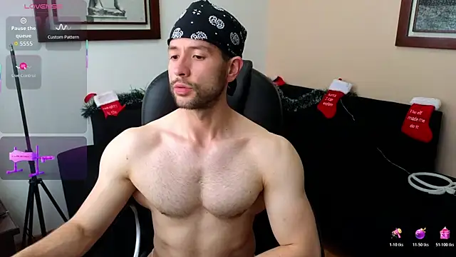 Snapshot of hairyncuteass chatting on November 18, 8:34 pm hairyncuteass online show from November 18, 8:34 pm