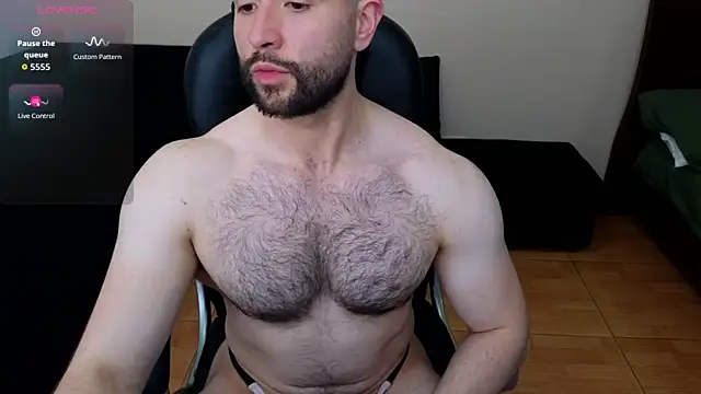 Snapshot of hairyncuteass chatting on May 15, 8:29 pm hairyncuteass online show from May 15, 8:29 pm