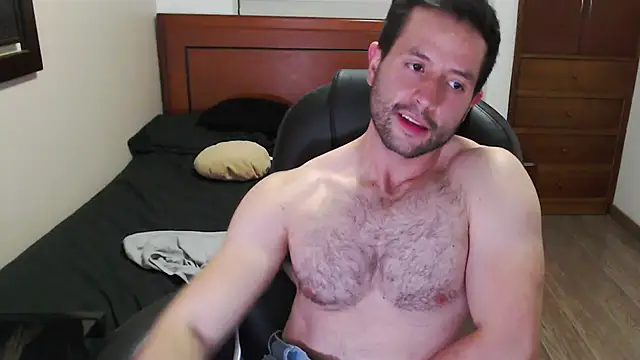 Snapshot of hairyncuteass chatting on February 1, 12:40 am hairyncuteass online show from February 1, 12:40 am