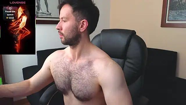 Snapshot of hairyncuteass chatting on June 7, 3:06 pm hairyncuteass online show from June 7, 3:06 pm