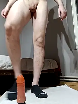 larzik94 online show from March 1, 1:49 am