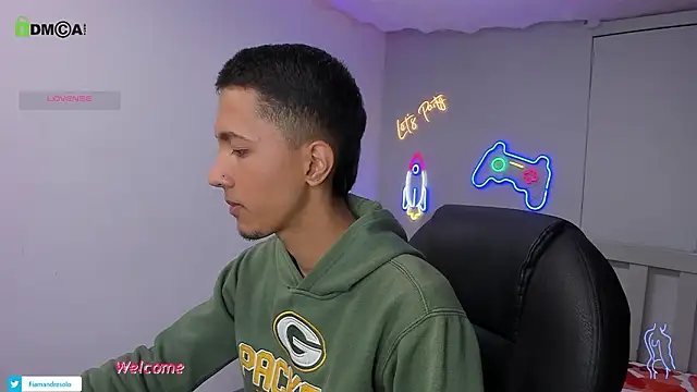 Snapshot of HarolddXL chatting on February 1, 1:42 pm HarolddXL online show from February 1, 1:42 pm