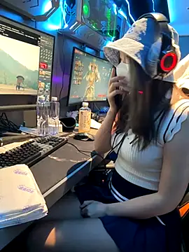 Snapshot of anan2025 chatting on November 21, 1:21 pm anan2025 online show from November 21, 1:21 pm