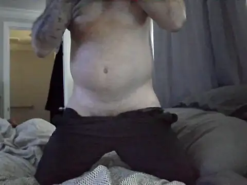 Snapshot of 1badfucka chatting on May 6, 11:58 am 1badfucka online show from May 6, 11:58 am