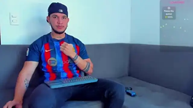 austinoficial online show from October 13, 8:43 pm