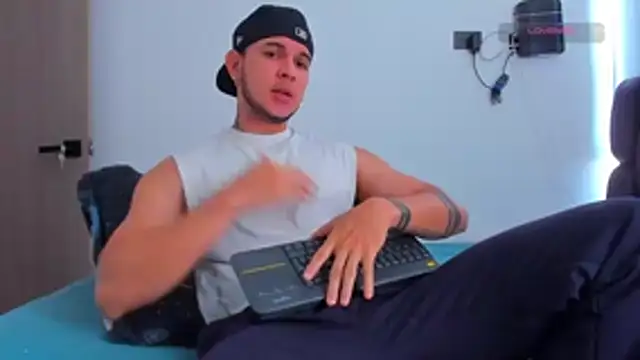 austinoficial online show from March 14, 2:23 pm