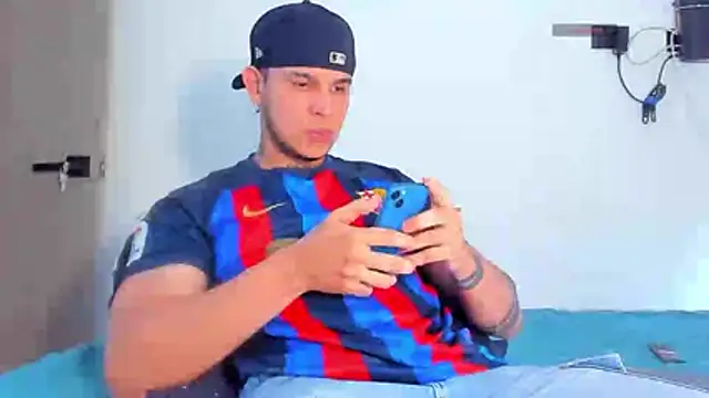 austinoficial online show from March 10, 8:57 pm