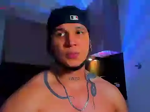 austinoficial online show from May 7, 10:57 pm
