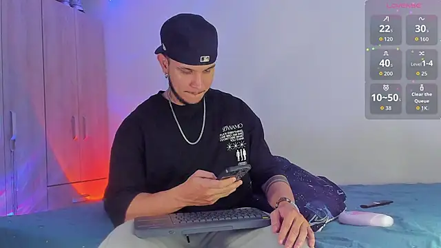 austinoficial online show from November 15, 11:20 pm