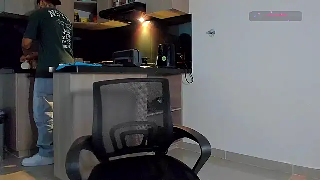 austinoficial online show from March 19, 11:05 pm