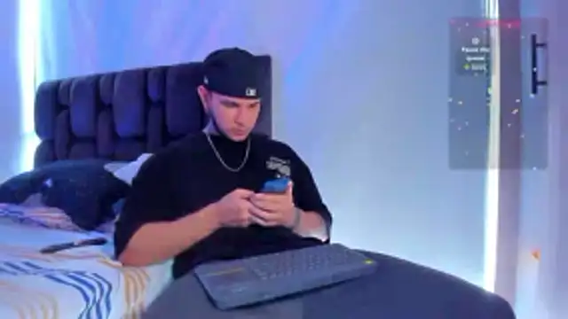 austinoficial online show from February 18, 9:11 pm