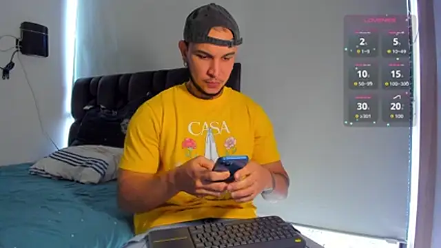 austinoficial online show from March 8, 8:23 pm