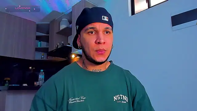 austinoficial online show from May 22, 9:35 pm
