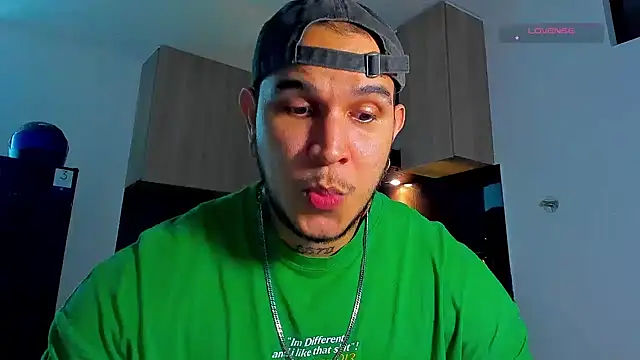 austinoficial online show from March 21, 2:24 am