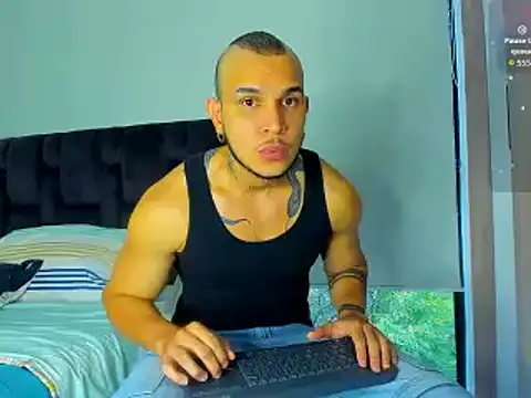 austinoficial online show from February 5, 9:10 pm