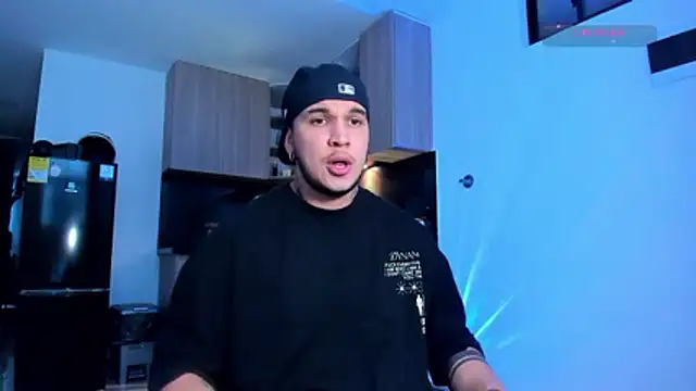 austinoficial online show from March 23, 10:31 pm