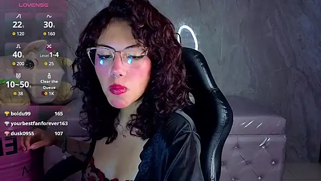 zoe ch  online show from June 28, 3:18 pm