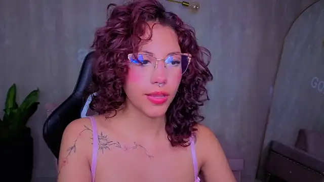 zoe ch  online show from June 5, 3:00 am