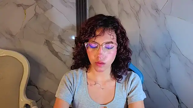 zoe ch  online show from June 4, 3:11 am