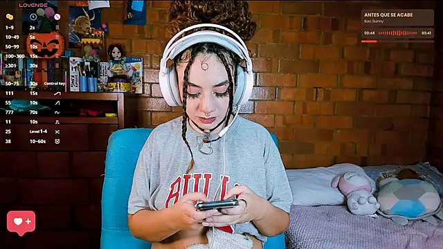 Annycolin  online show from October 17, 11:17 pm