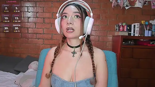 Annycolin  online show from June 16, 10:32 pm