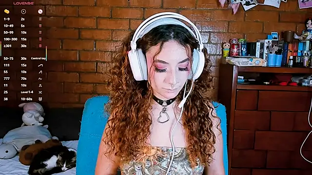 Annycolin  online show from May 8, 9:40 pm