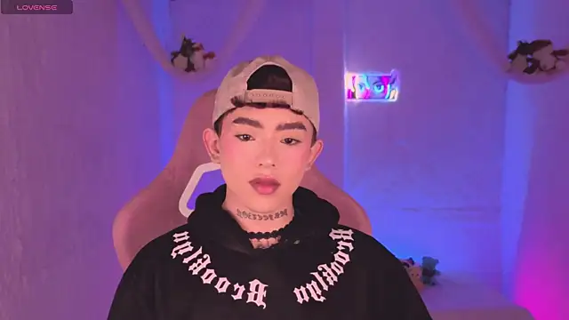 Snapshot of Evan_Hunter chatting on November 10, 11:37 am Evan Hunter online show from November 10, 11:37 am