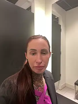 Snapshot of Black_sweet_Rose chatting on February 19, 3:16 pm Black sweet Rose online show from February 19, 3:16 pm