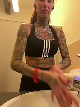 Snapshot of Black_sweet_Rose chatting on February 3, 7:52 pm Black sweet Rose online show from February 3, 7:52 pm