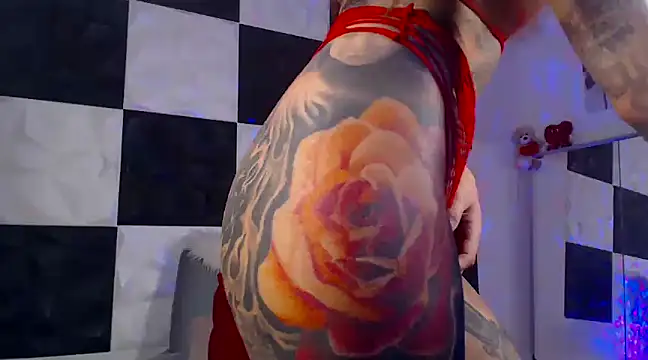 Snapshot of Black_sweet_Rose chatting on February 1, 10:01 pm Black sweet Rose online show from February 1, 10:01 pm