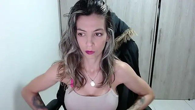 Princezzlove3 online show from February 17, 11:55 am
