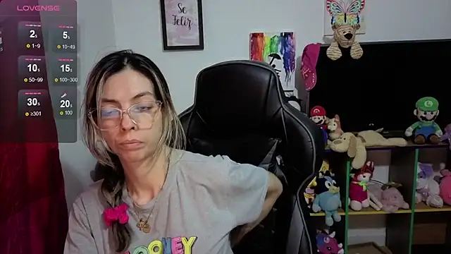 Snapshot of Princezzlove3 chatting on October 30, 1:04 am Princezzlove3 online show from October 30, 1:04 am