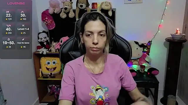 Snapshot of Princezzlove3 chatting on November 11, 1:22 am Princezzlove3 online show from November 11, 1:22 am