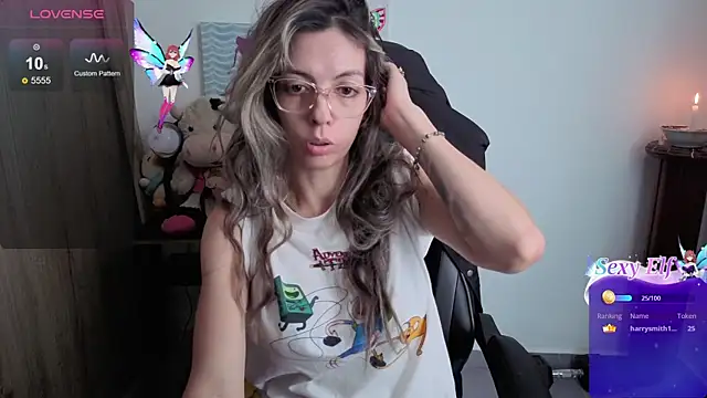 Snapshot of Princezzlove3 chatting on June 3, 3:39 pm Princezzlove3 online show from June 3, 3:39 pm