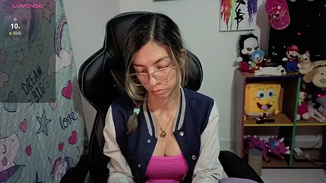 Snapshot of Princezzlove3 chatting on November 5, 12:14 am Princezzlove3 online show from November 5, 12:14 am