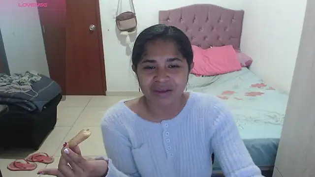 Snapshot of july-feria chatting on November 24, 10:32 pm july-feria online show from November 24, 10:32 pm