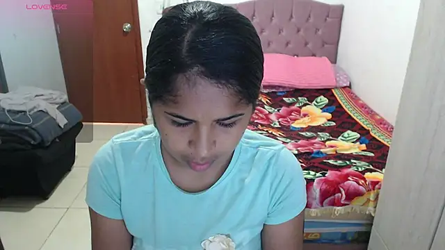 Snapshot of july-feria chatting on November 29, 3:01 pm july-feria online show from November 29, 3:01 pm