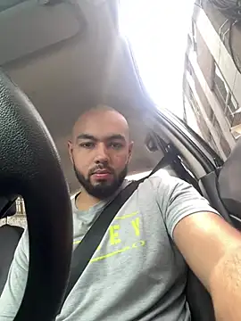 arturguy00 online show from March 24, 3:01 pm