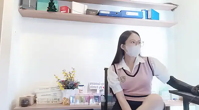 Snapshot of Lush-Office chatting on February 18, 1:32 am Lush-Office online show from February 18, 1:32 am