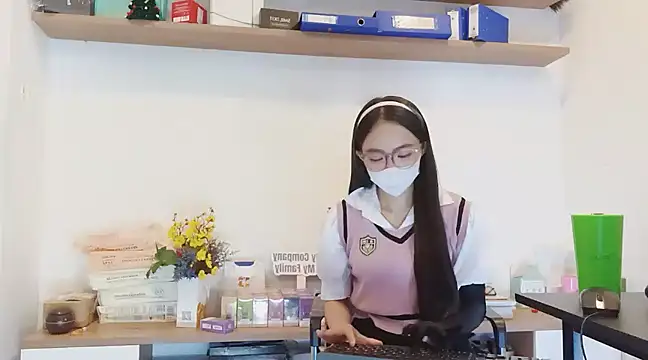 Snapshot of Lush-Office chatting on February 24, 12:59 pm Lush-Office online show from February 24, 12:59 pm