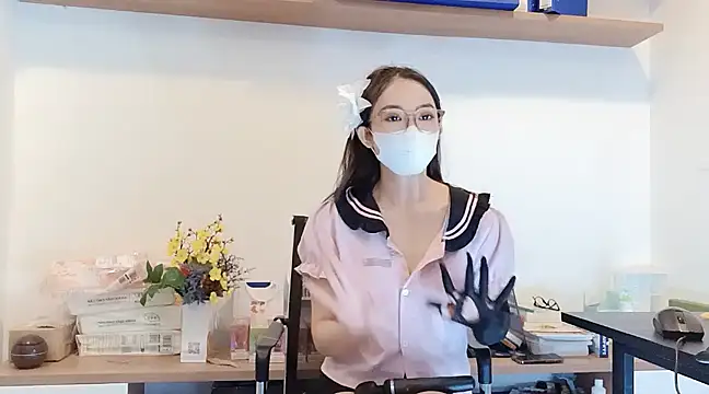 Snapshot of Lush-Office chatting on March 2, 11:30 am Lush-Office online show from March 2, 11:30 am