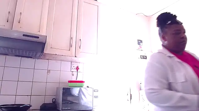 Snapshot of omalicha98 chatting on November 25, 6:36 am omalicha98 online show from November 25, 6:36 am