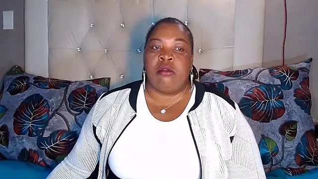omalicha98 online show from July 16, 7:05 am