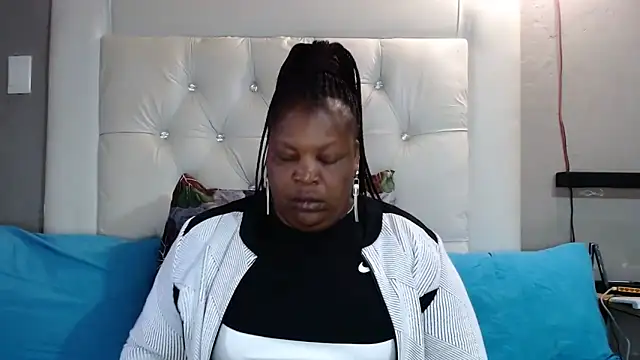 omalicha98 online show from February 17, 6:00 am